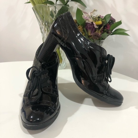 Aerosoles Loafer Heels. - Picture 1 of 5